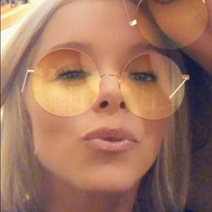 Meet your Posher, Brea